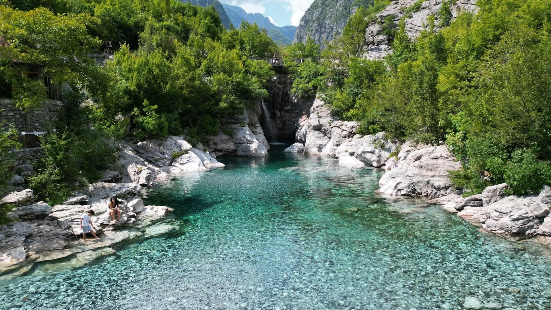 فندق Bujtina Shpjia E Gjyshit Nderlysaj