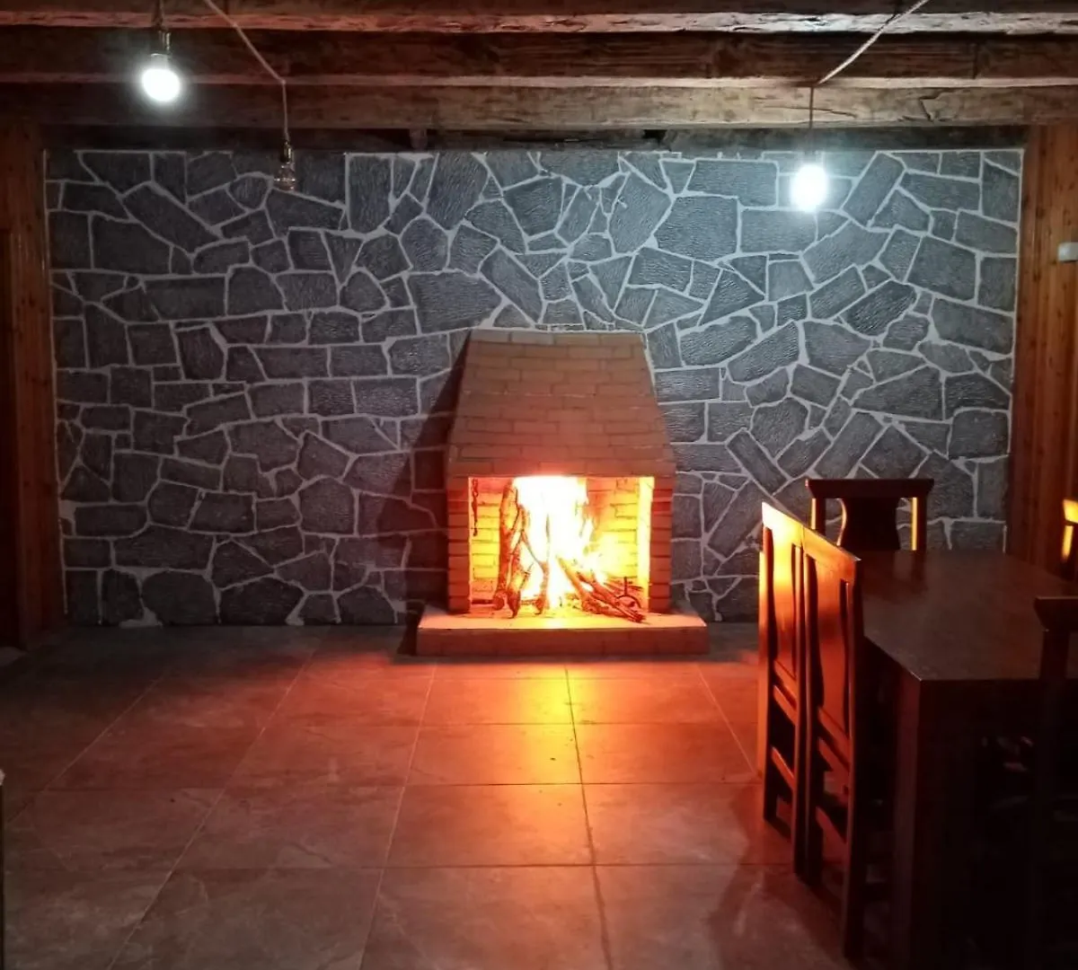 فندق Bujtina Shpjia E Gjyshit Nderlysaj